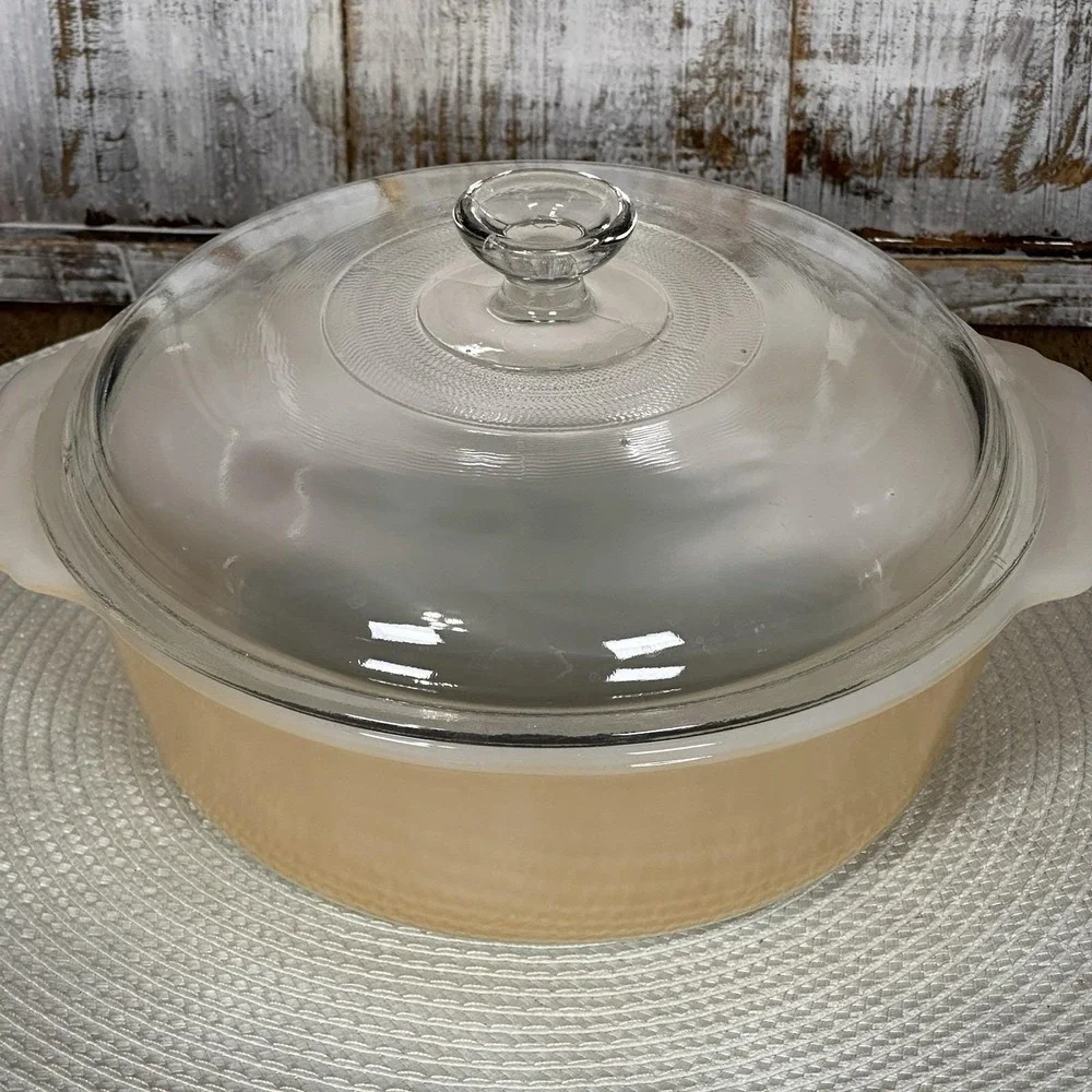 Vintage Fire-King Peach Luster 1 1/2 Qt Round Casserole Baking Dish & Glass Lid‎